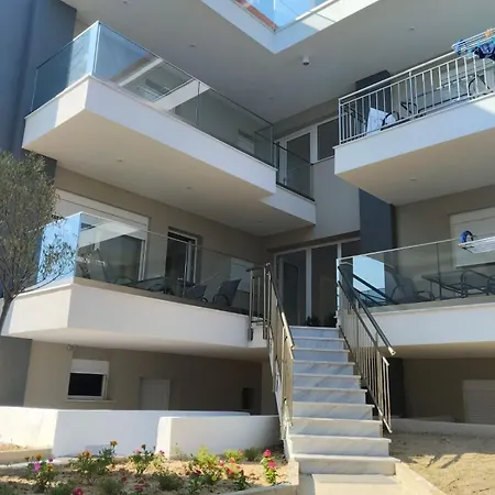 Oasis Luxury And *
