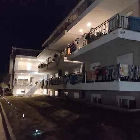 Apartment Oasis Luxury And Nikiti (Sithonia)
