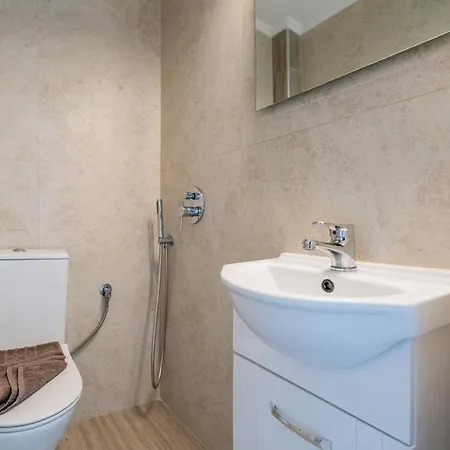 Oasis Luxury And *