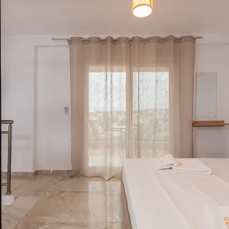 Oasis Luxury And Nikiti (Sithonia)