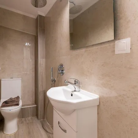 Oasis Luxury And ניקיטי