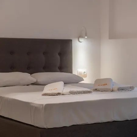 Oasis Luxury And *